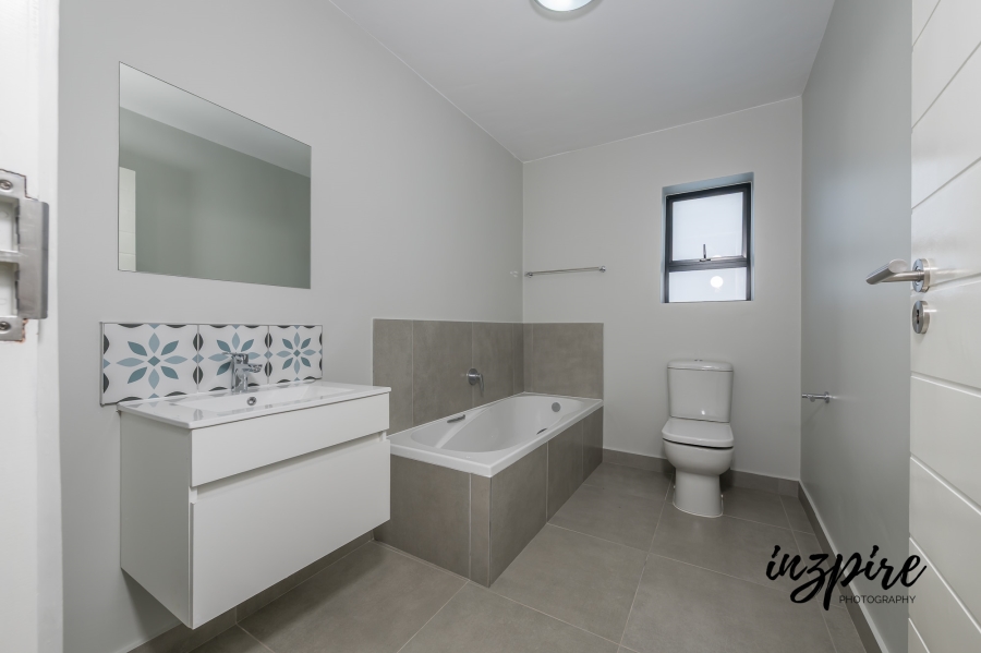 2 Bedroom Property for Sale in Hartland Lifestyle Estate Western Cape